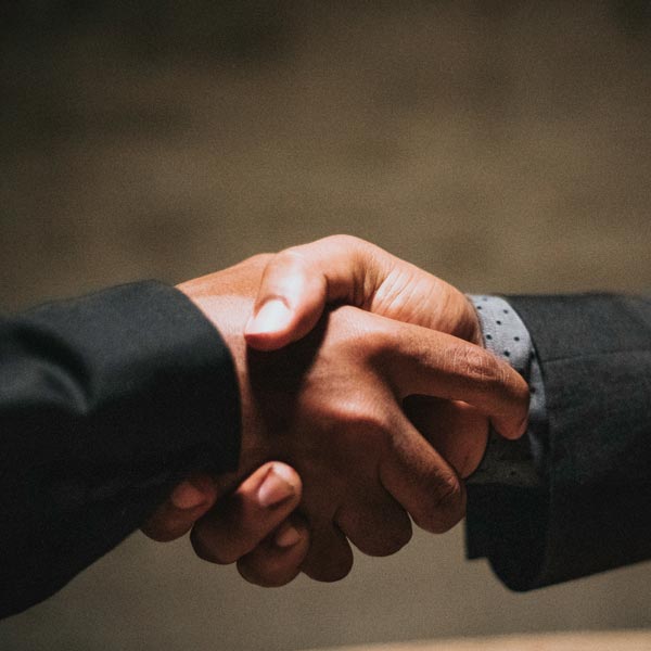 Anwaltskanzlei Mandant Anwalt Händedruck