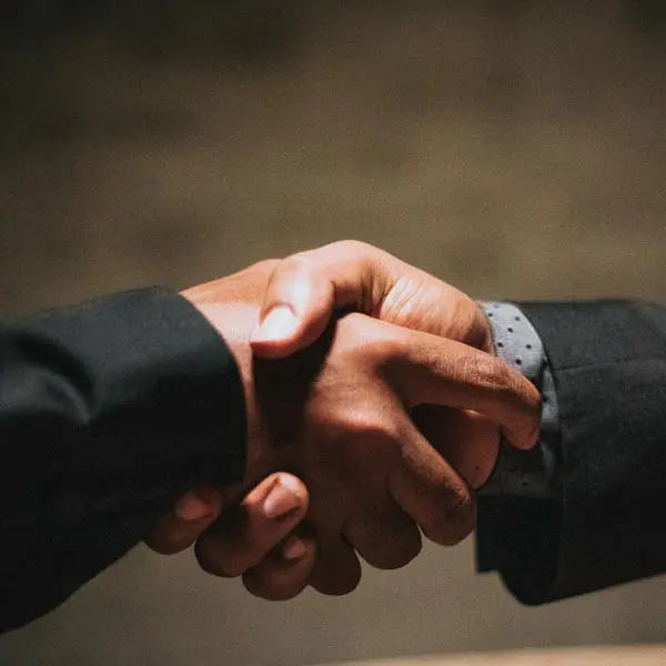 Anwaltskanzlei Mandant Anwalt Händedruck